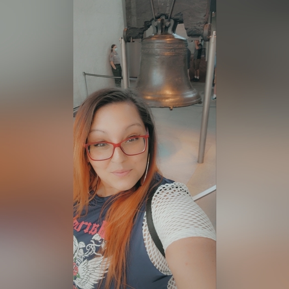 Meet your Posher, Cassandra - Picture 3 of 5